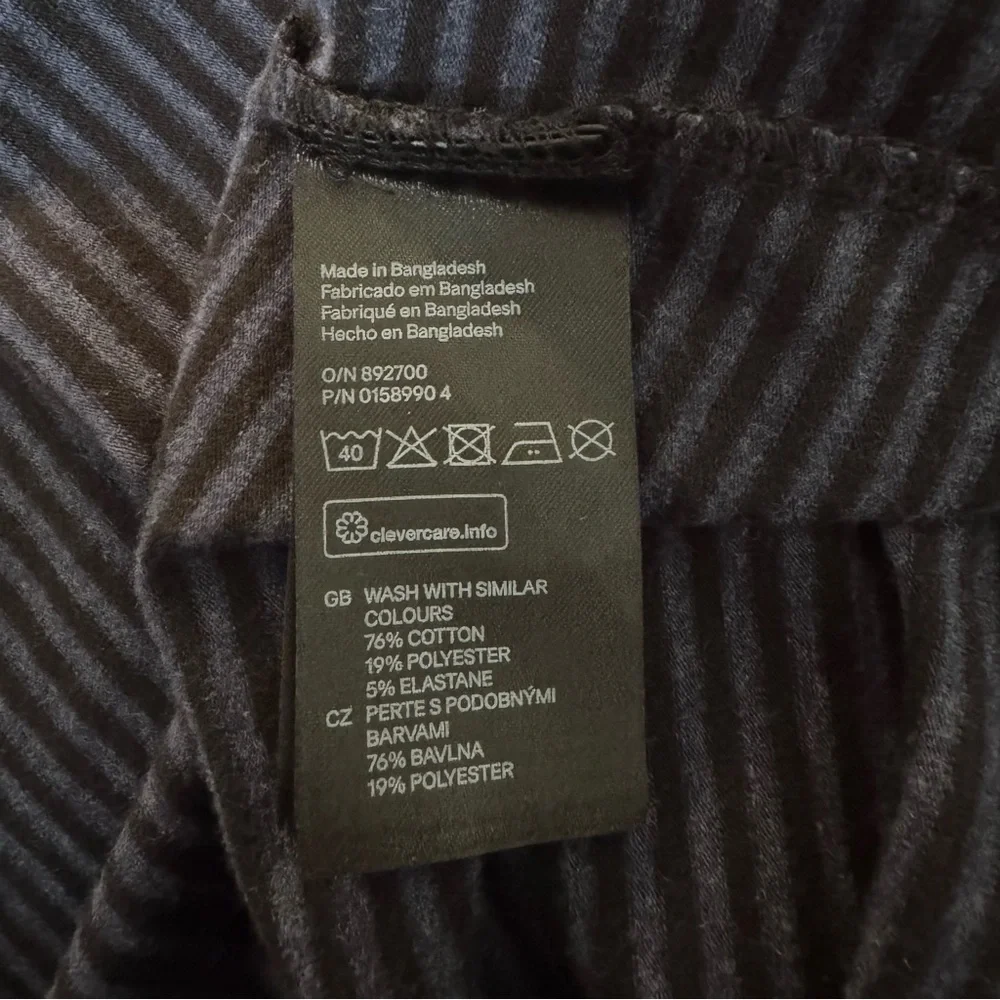 H&M 3 Button Polo (Navy With Black Stripes) - Picture 3 of 4